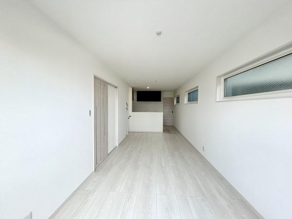 堺市東区北野田　新築戸建 内観写真（リビング）