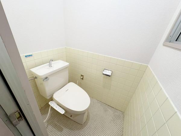 大阪市平野区瓜破西1丁目　中古戸建 内観写真（トイレ）