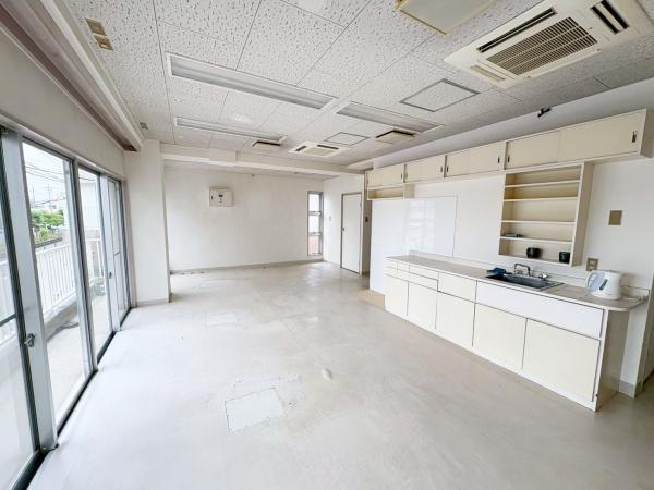 大阪市平野区瓜破西1丁目　中古戸建 内観写真（リビング）