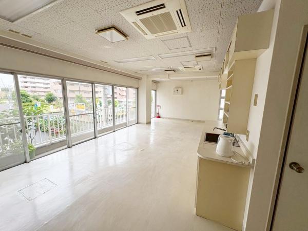 大阪市平野区瓜破西1丁目　中古戸建 内観写真（リビング）