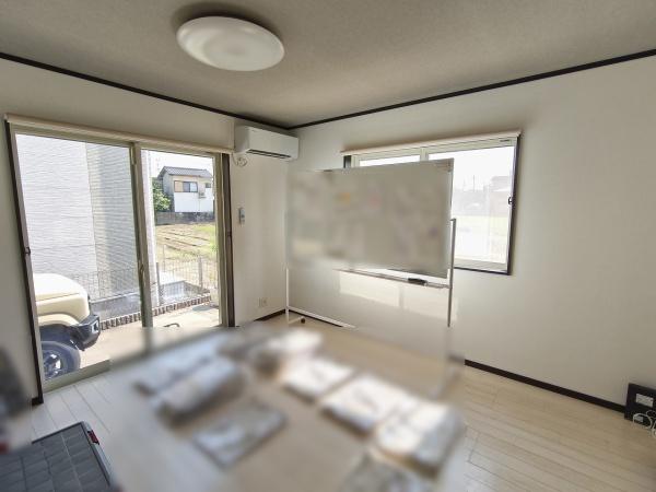 京都市伏見区久我森の宮町　中古戸建 内観写真（リビング）