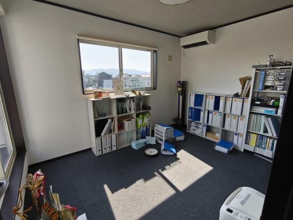 京都市伏見区久我森の宮町　中古戸建 内観写真（リビング以外の居室）