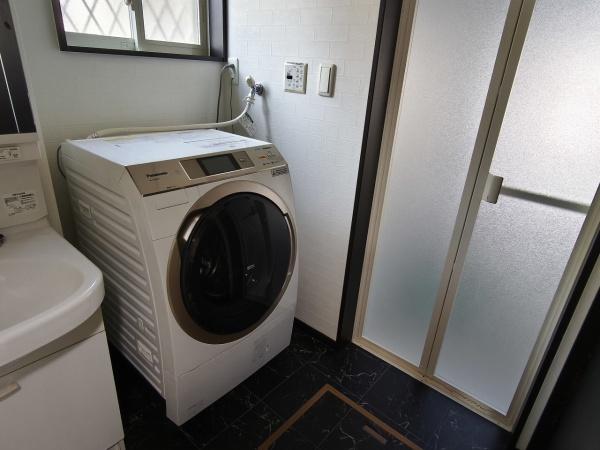 京都市伏見区久我森の宮町　中古戸建 内観写真（洗面台・洗面所）