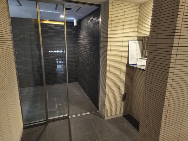 シャリエ聖護院西町 共用部写真（エントランス）