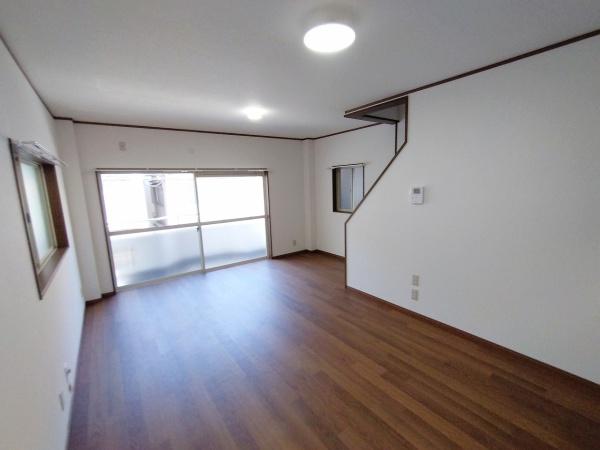 大阪市北区長柄中3丁目　中古戸建 内観写真（リビング）