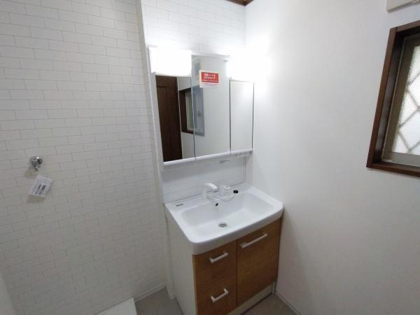 大阪市北区長柄中3丁目　中古戸建 内観写真（洗面台・洗面所）