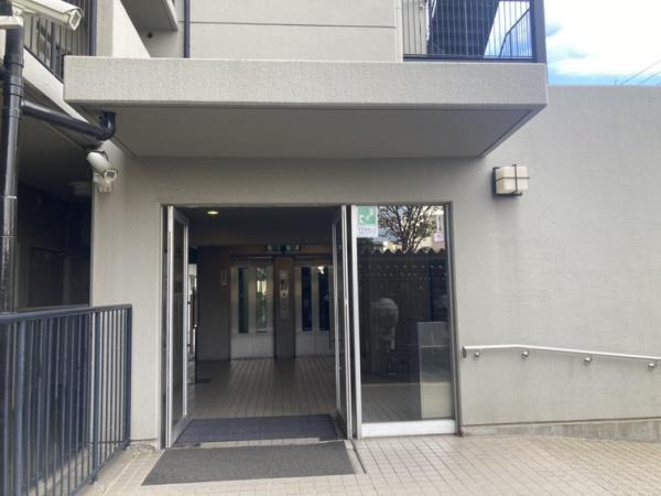 日商岩井泉尾マンション1号棟 共用部写真（エントランス）