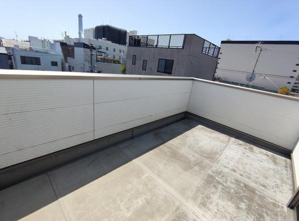 大阪市此花区春日出中2丁目　中古戸建 現地写真（バルコニー）
