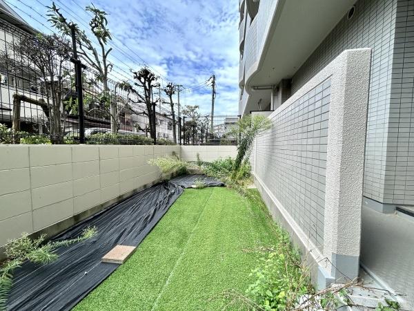 ライオンズガーデン上野芝 現地写真（庭）