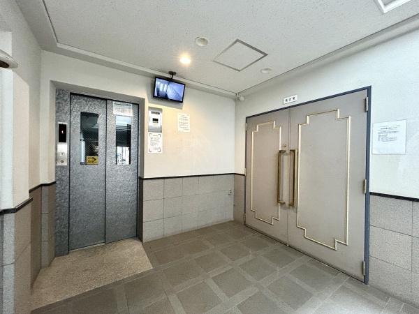ライオンズガーデン上野芝 共用部写真（エントランス）