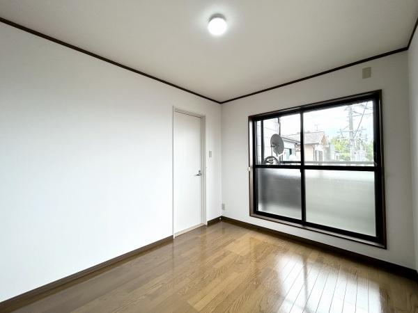堺市美原区菅生　中古戸建 内観写真（リビング以外の居室）
