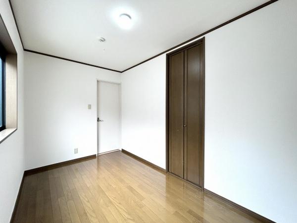 堺市美原区菅生　中古戸建 内観写真（リビング以外の居室）
