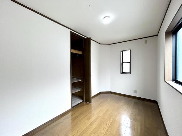 堺市美原区菅生　中古戸建 内観写真（リビング以外の居室）