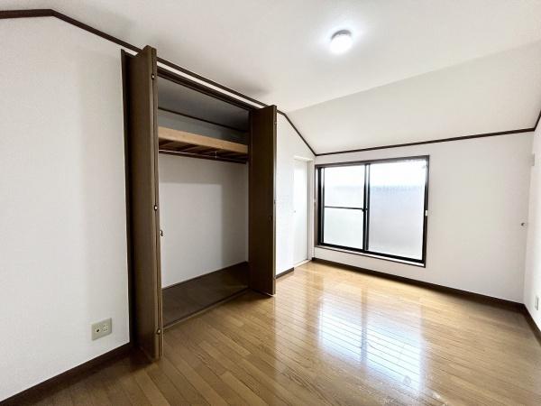 堺市美原区菅生　中古戸建 内観写真（リビング以外の居室）