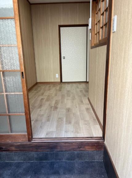 堺市西区浜寺石津町西4丁　中古テラス 現地写真（玄関）