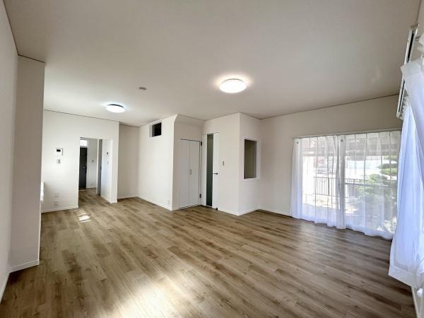 堺市美原区さつき野東3丁　中古戸建 内観写真（リビング）