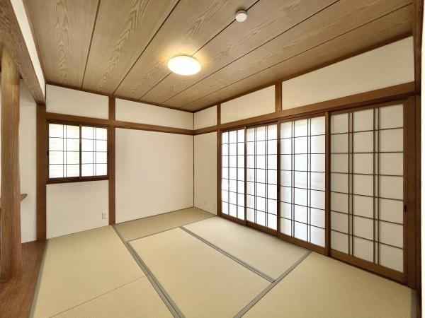 堺市美原区さつき野東3丁　中古戸建 内観写真（リビング以外の居室）