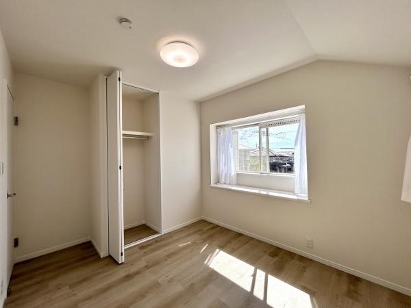 堺市美原区さつき野東3丁　中古戸建 内観写真（リビング以外の居室）