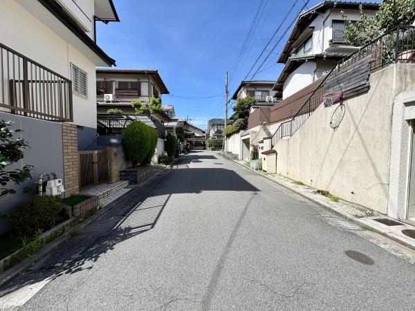 堺市美原区さつき野東3丁　中古戸建 現地写真（前面道路含む現地写真）
