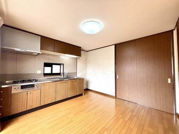 堺市西区浜寺石津町中3丁　中古戸建 内観写真（リビング）