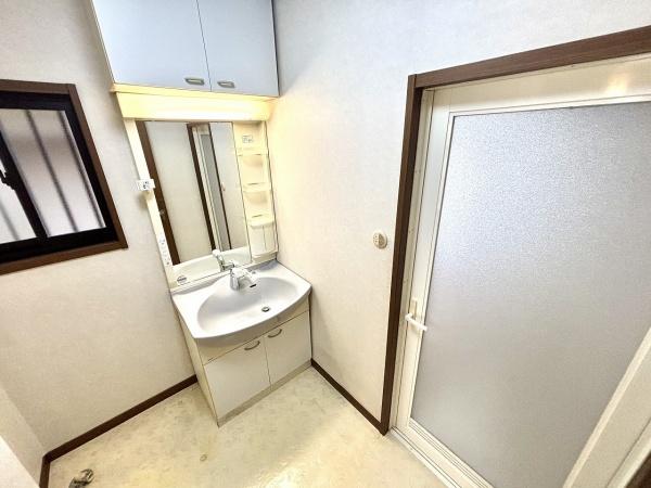堺市西区浜寺石津町中3丁　中古戸建 内観写真（洗面台・洗面所）