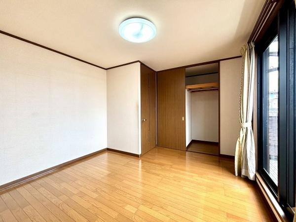 堺市西区浜寺石津町中3丁　中古戸建 内観写真（リビング以外の居室）