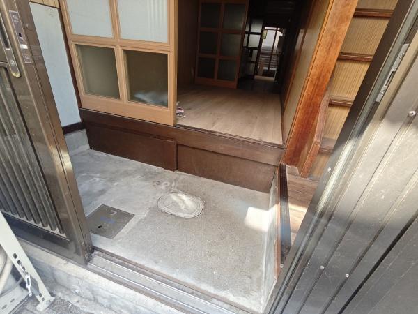 大阪市此花区西九条1丁目　中古テラス 現地写真（玄関）
