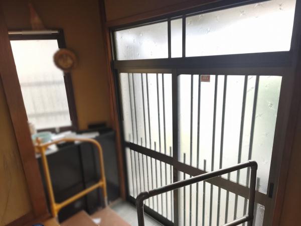 京都市山科区厨子奥矢倉町　中古戸建 現地写真（玄関）