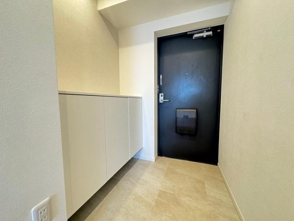 フレール長田室内西 現地写真（玄関）