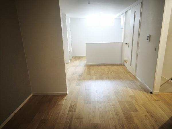 京都市右京区常盤窪町　中古戸建 内観写真（リビング）