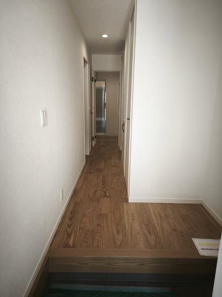 京都市右京区常盤窪町　中古戸建 現地写真（玄関）