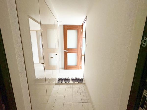 エルシア東加賀屋 現地写真（玄関）