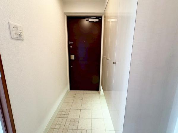エルシア東加賀屋 現地写真（玄関）