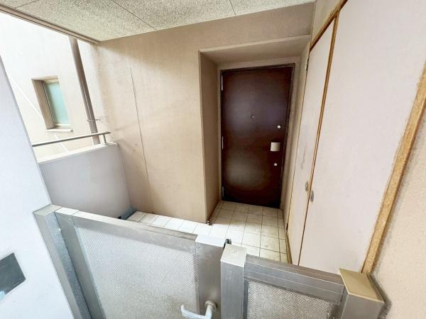 エルシア東加賀屋 現地写真（玄関）