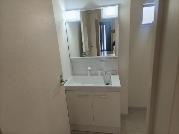 京都市北区上賀茂北ノ原町　3号地　新築戸建 内観写真（洗面台・洗面所）