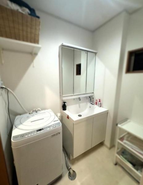 京都市右京区太秦中筋町　中古戸建 内観写真（洗面台・洗面所）