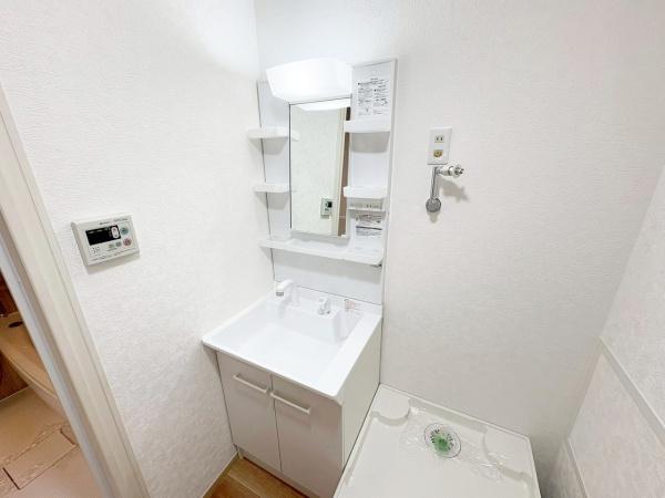 ユニハイム平野北 内観写真（洗面台・洗面所）