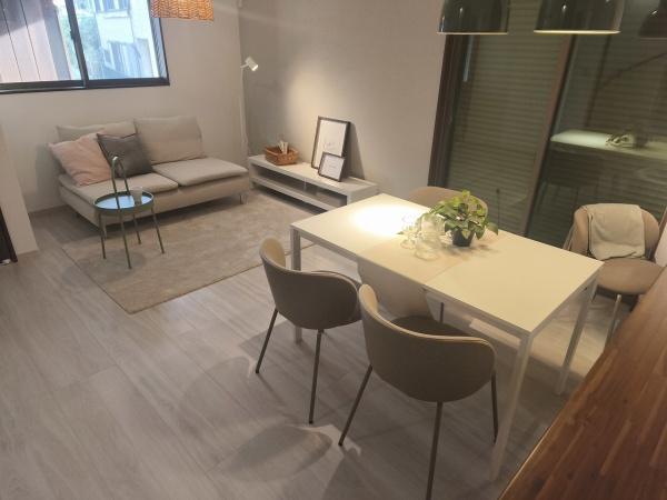 京都市山科区音羽山等地　中古戸建 内観写真（リビング）