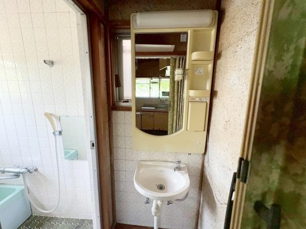 大阪市住吉区庭井1丁目　中古戸建 内観写真（洗面台・洗面所）