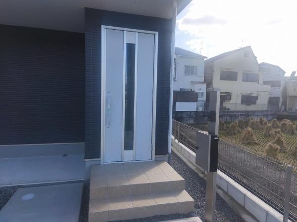 京都市右京区嵯峨野南浦町　1号地　新築戸建 現地写真（玄関）