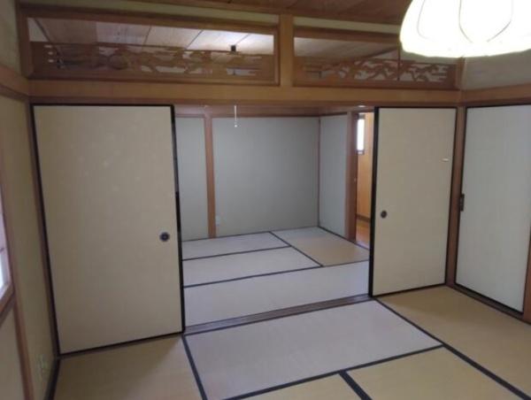 京都市北区衣笠西開キ町　中古戸建 内観写真（リビング以外の居室）