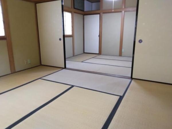 京都市北区衣笠西開キ町　中古戸建 内観写真（リビング以外の居室）