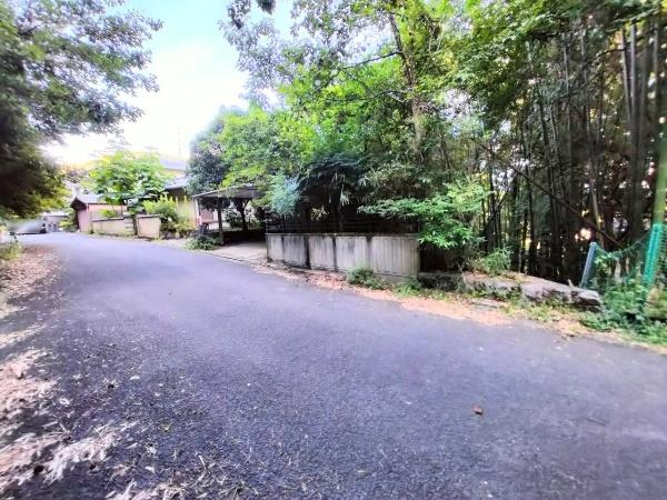 京都市北区衣笠赤阪町　中古戸建 現地写真（前面道路含む現地写真）