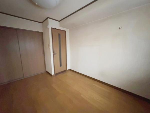 大阪市平野区平野東1丁目　中古戸建 内観写真（リビング以外の居室）