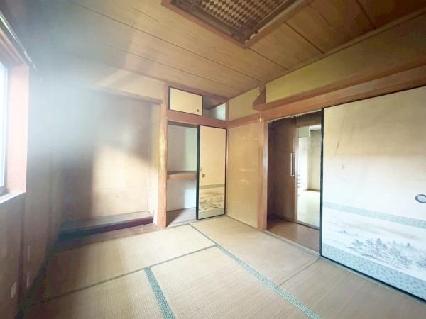 大阪市平野区平野東1丁目　中古戸建 内観写真（リビング以外の居室）
