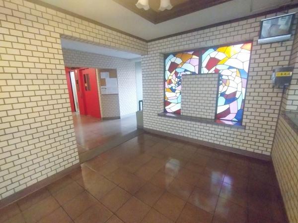 ユアサハイム新高 共用部写真（エントランス）
