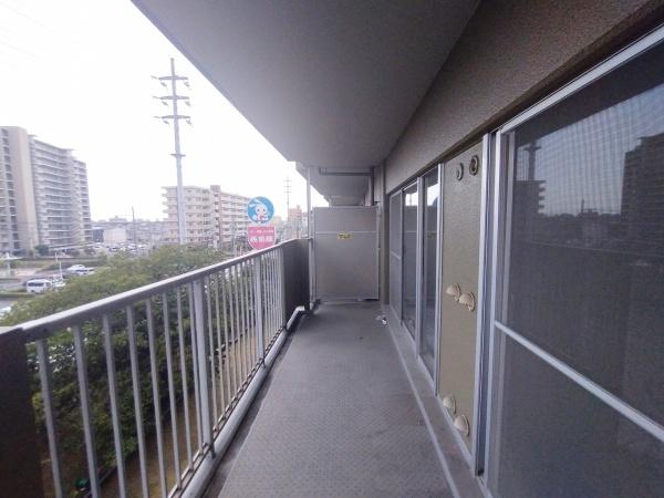 ユアサハイム新高 現地写真（バルコニー）