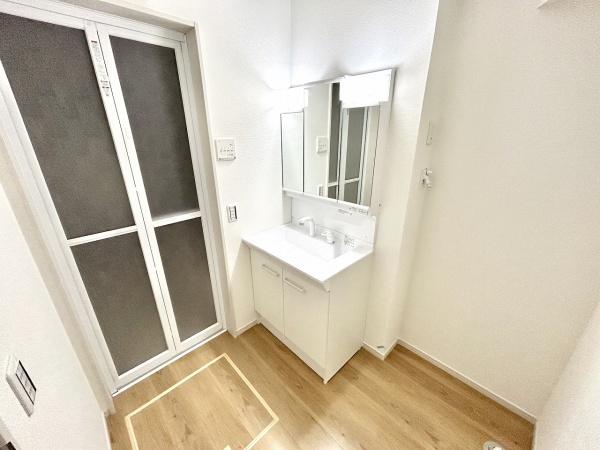 堺市東区野尻町　新築戸建 内観写真（洗面台・洗面所）