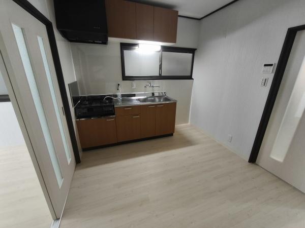 京都市山科区椥辻封シ川町　中古戸建 内観写真（リビング）