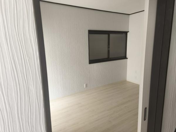 京都市山科区椥辻封シ川町　中古戸建 内観写真（リビング以外の居室）